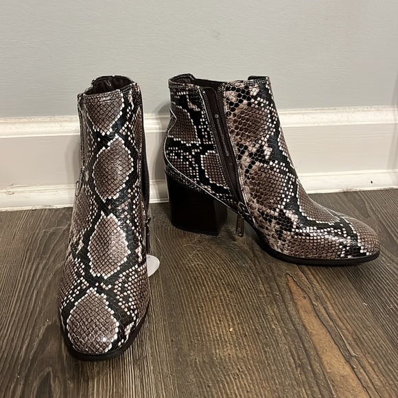 Blondo waterproof snakeskin booties - Picture 2 of 4